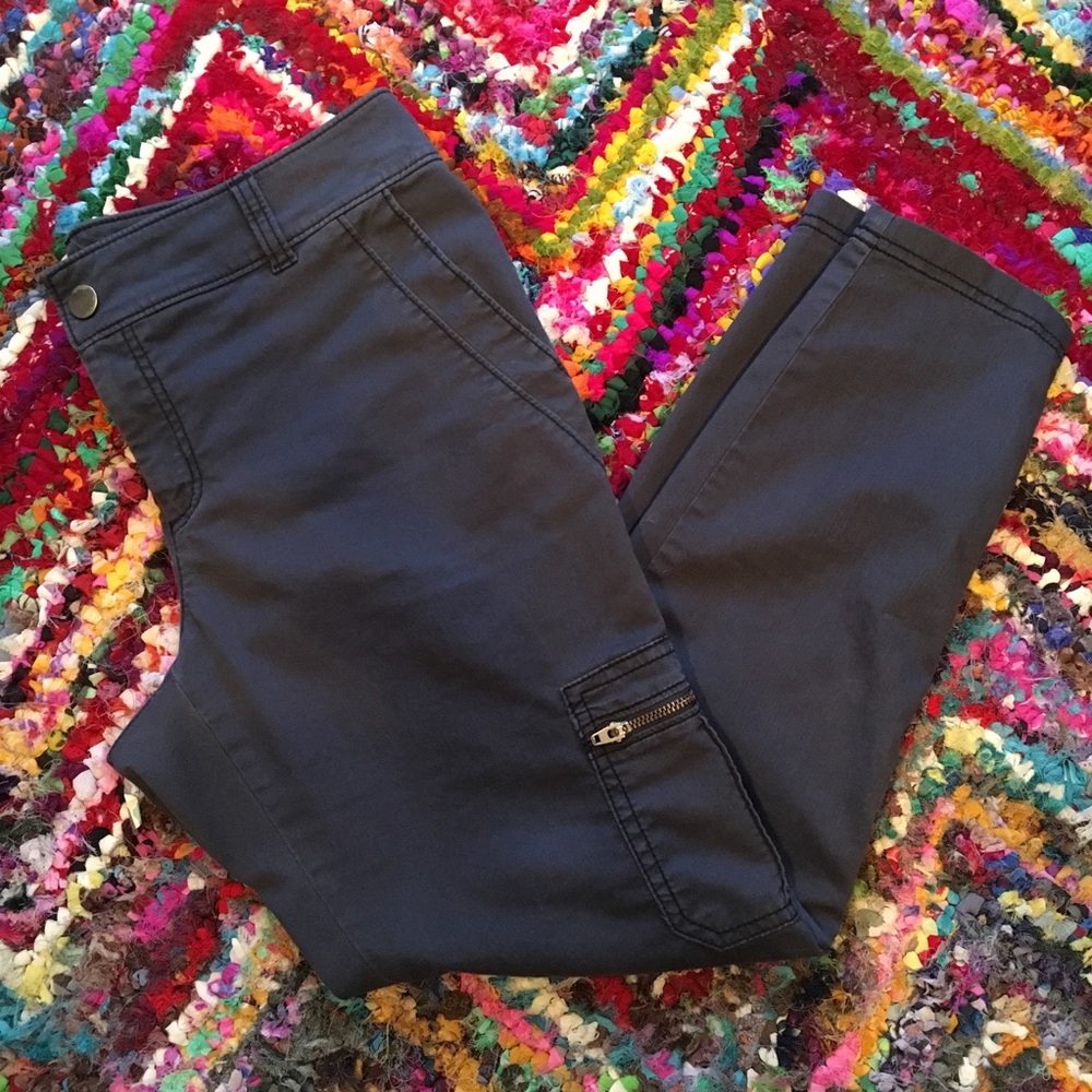 Athleta cropped cargo pant